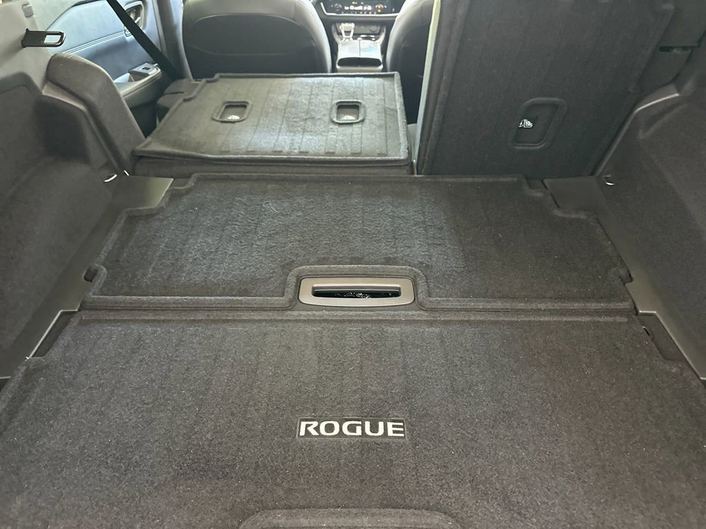 Used 2023 Nissan Rogue SL w/ SL Premium Package image 14