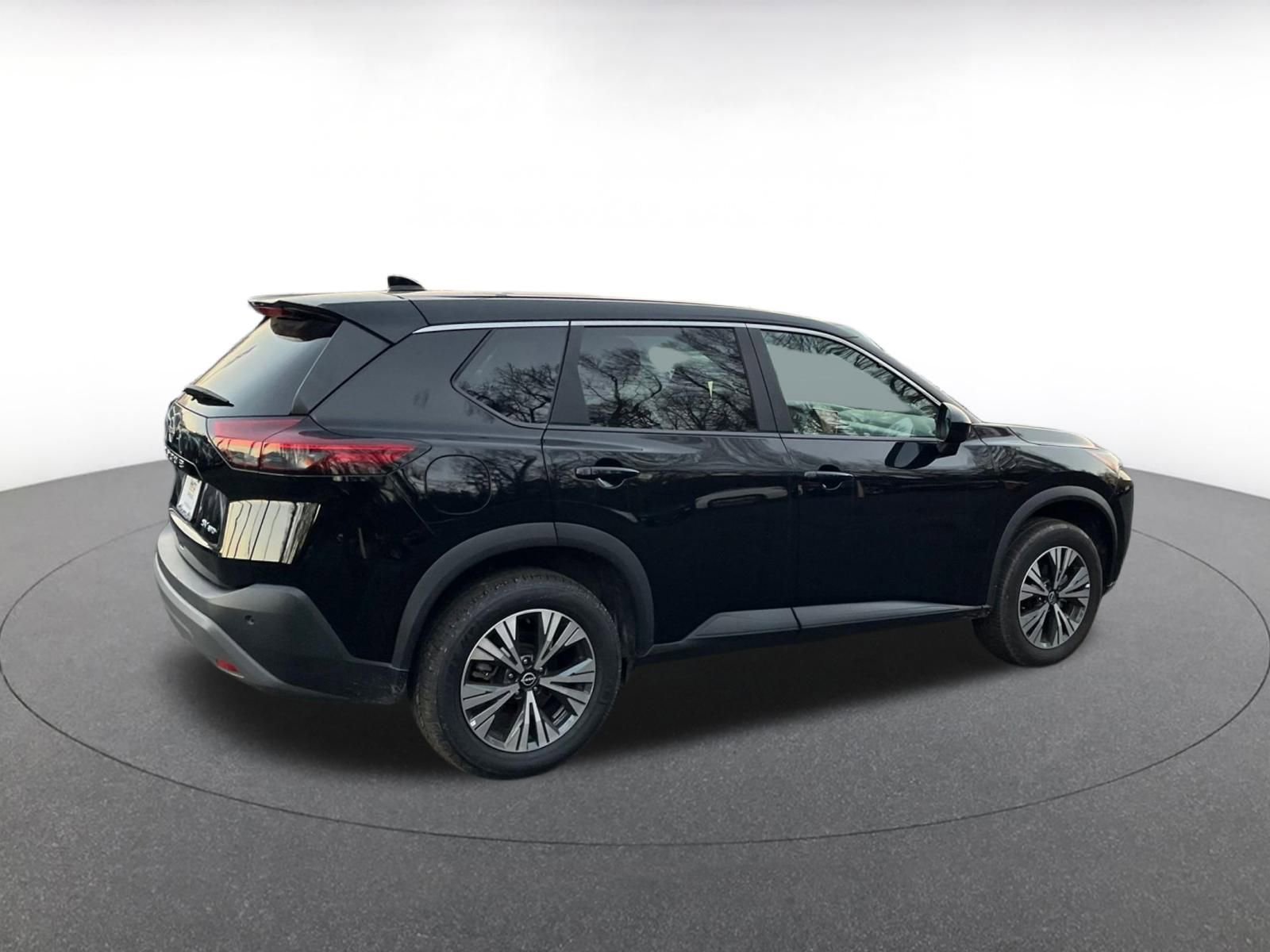 Used 2023 Nissan Rogue SV image 14