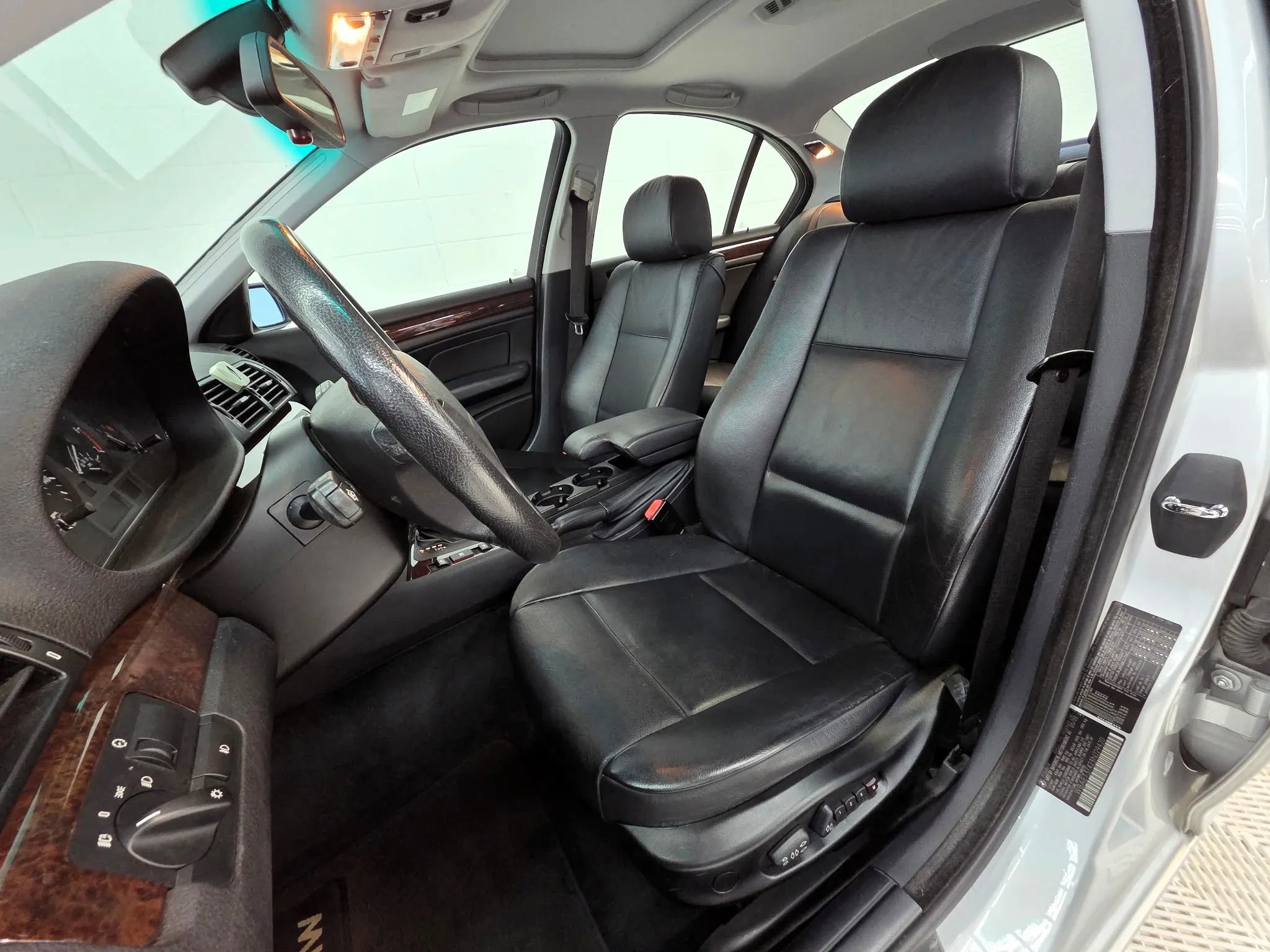 Used 2003 BMW 325i Sedan image 13