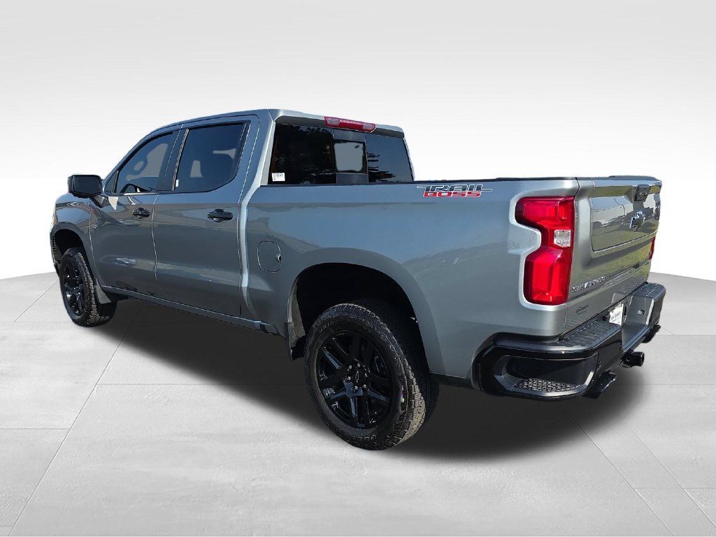 Used 2026 Chevrolet Silverado 1500 LT Trail Boss w/ LT Trail Boss Premium Package AWD/4WD image 3