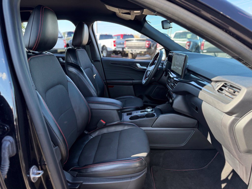 Used 2023 Ford Escape ST-Line w/ Tech Pack #1 AWD/4WD image 13