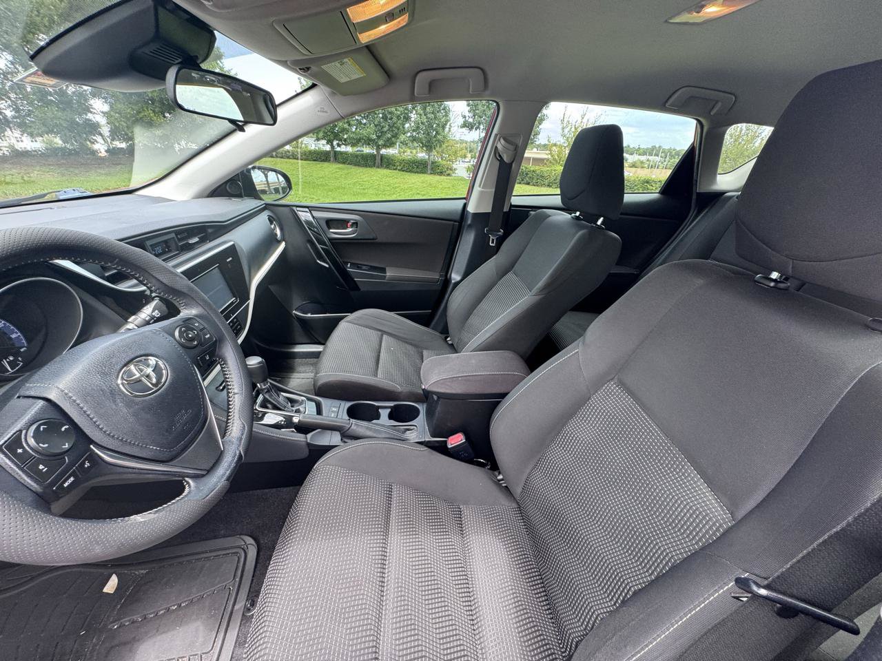 Used 2018 Toyota Corolla iM FWD image 17