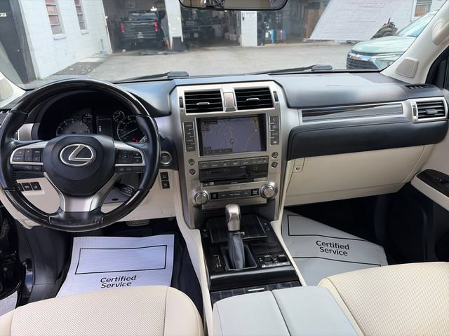 Used 2021 Lexus GX 460 Premium w/ Accessory Package AWD/4WD image 12