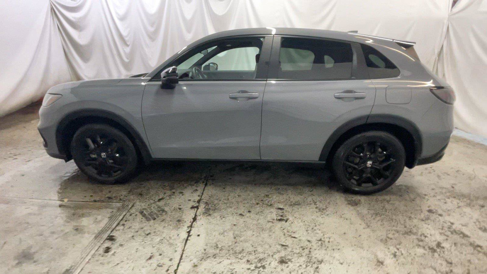 Used 2025 Honda HR-V Sport image 13