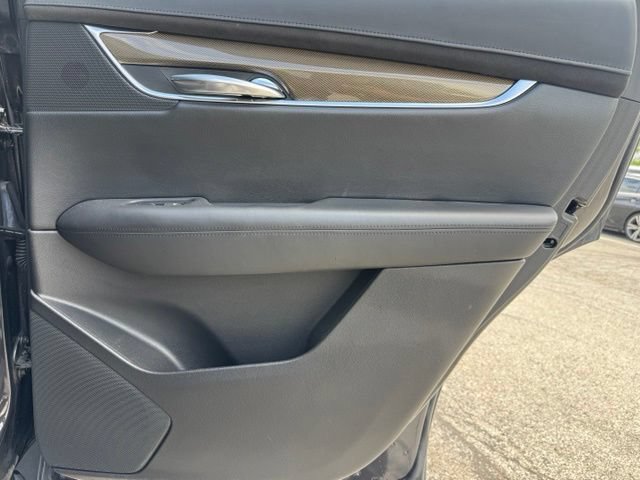 Used 2017 Cadillac XT5 Platinum w/ Driver Assist Package AWD/4WD image 32