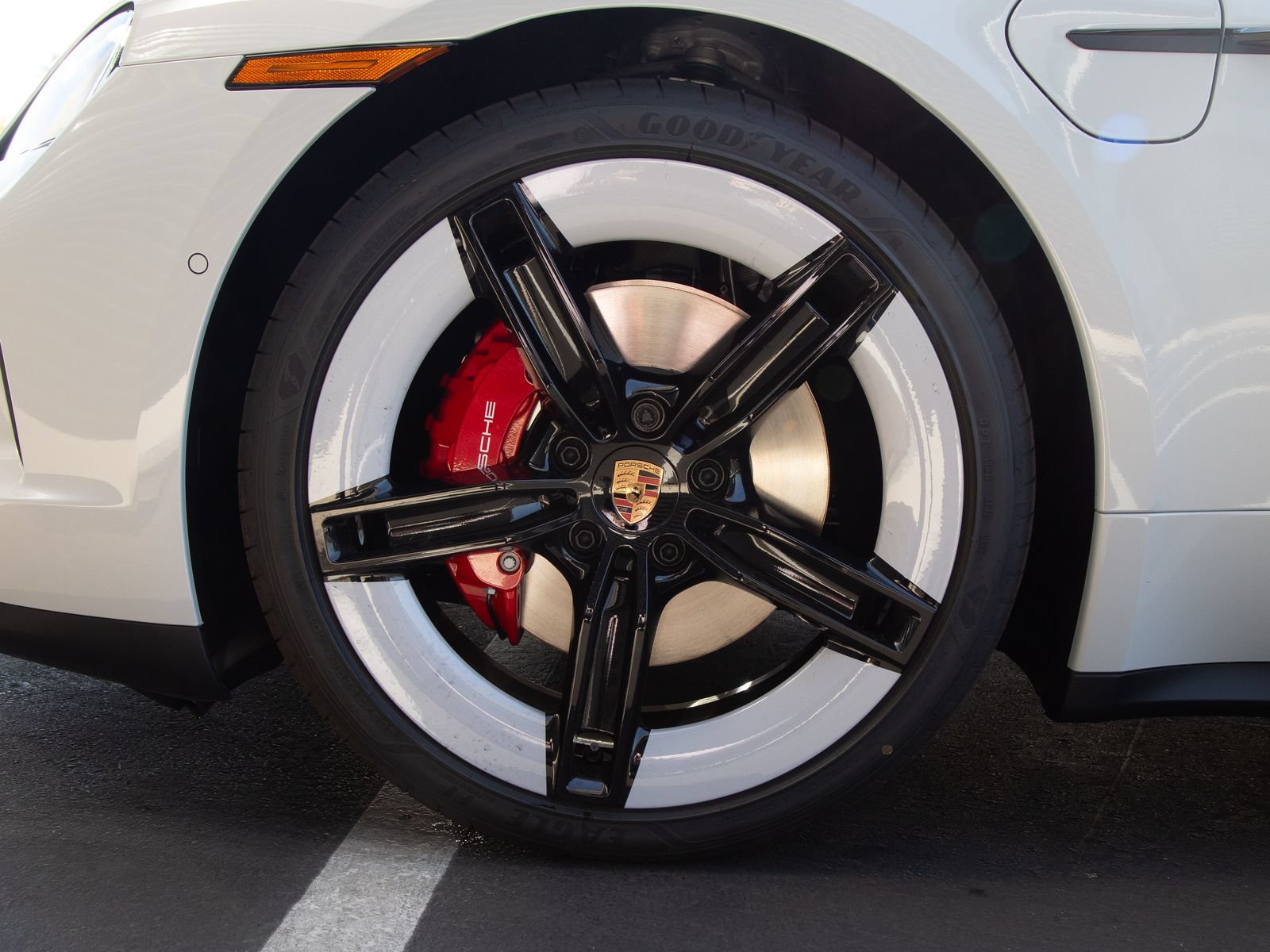 New 2026 Porsche Taycan 4S AWD/4WD image 12