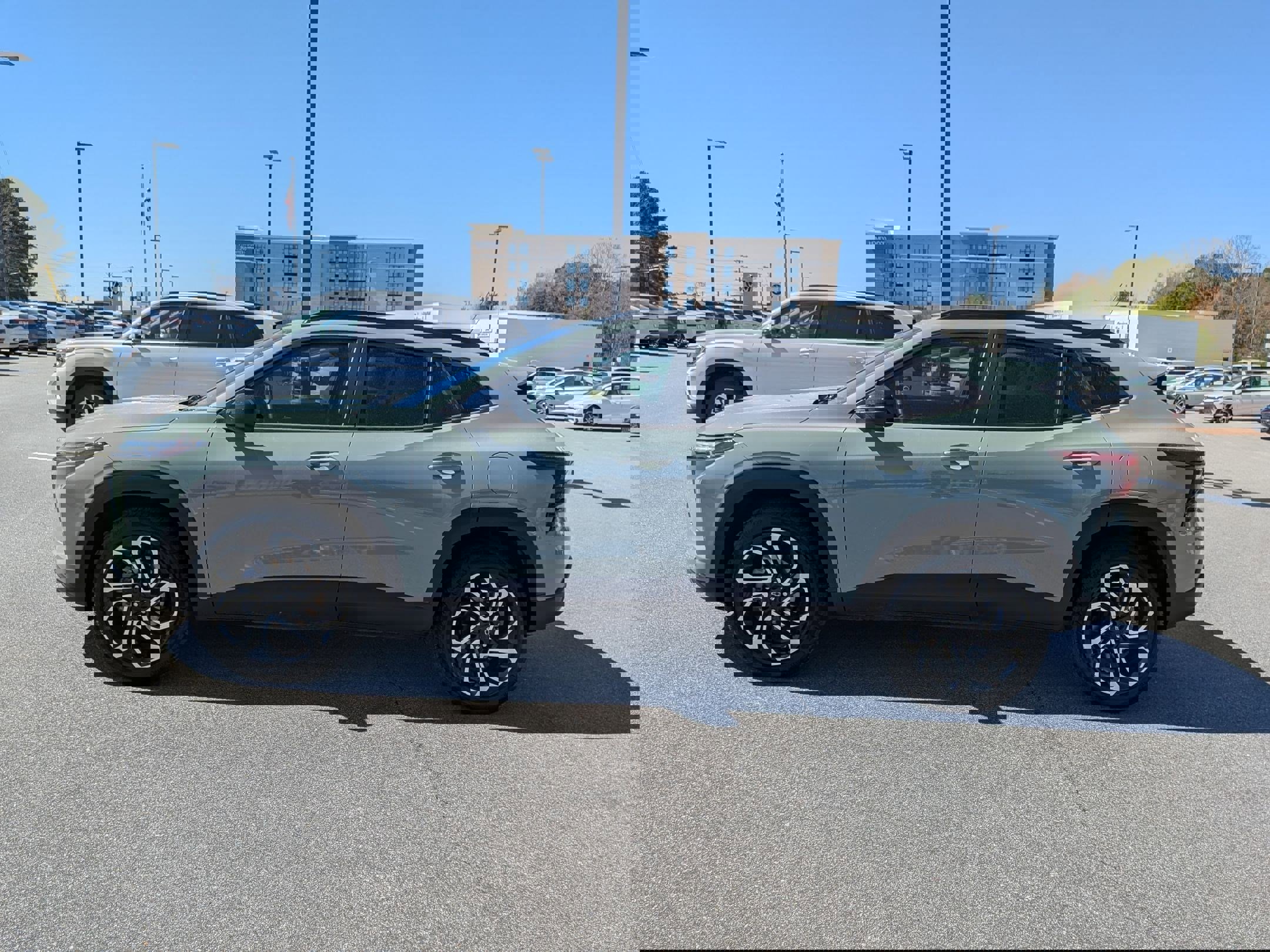 Used 2024 Chevrolet Trax RS w/ Sunroof Package image 6