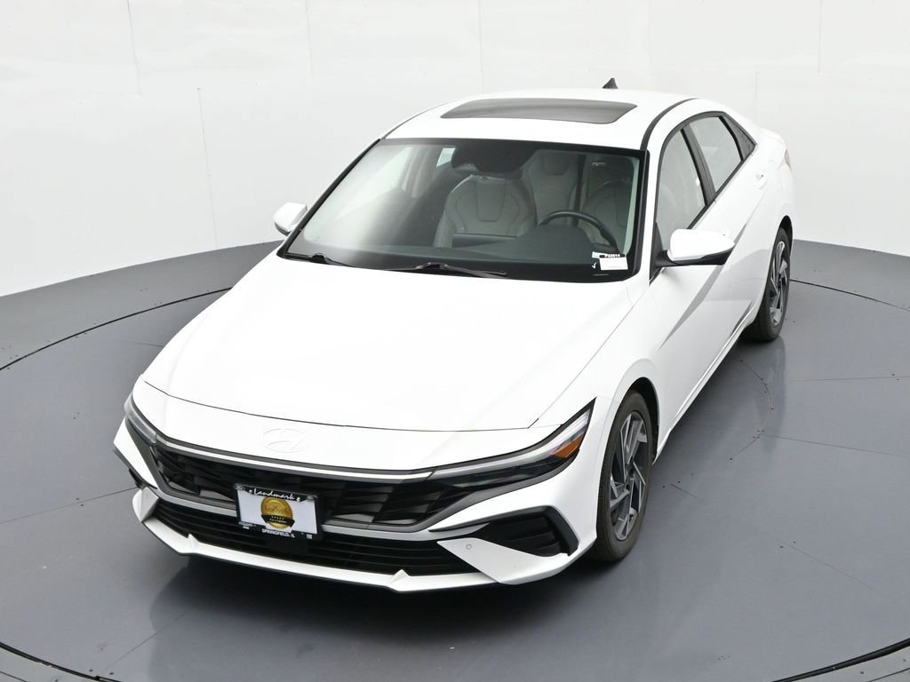 Used 2024 Hyundai Elantra Limited image 25