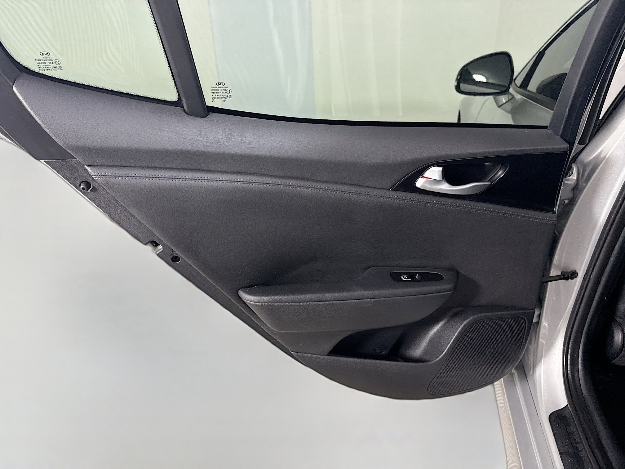 Used 2018 Kia Stinger image 26