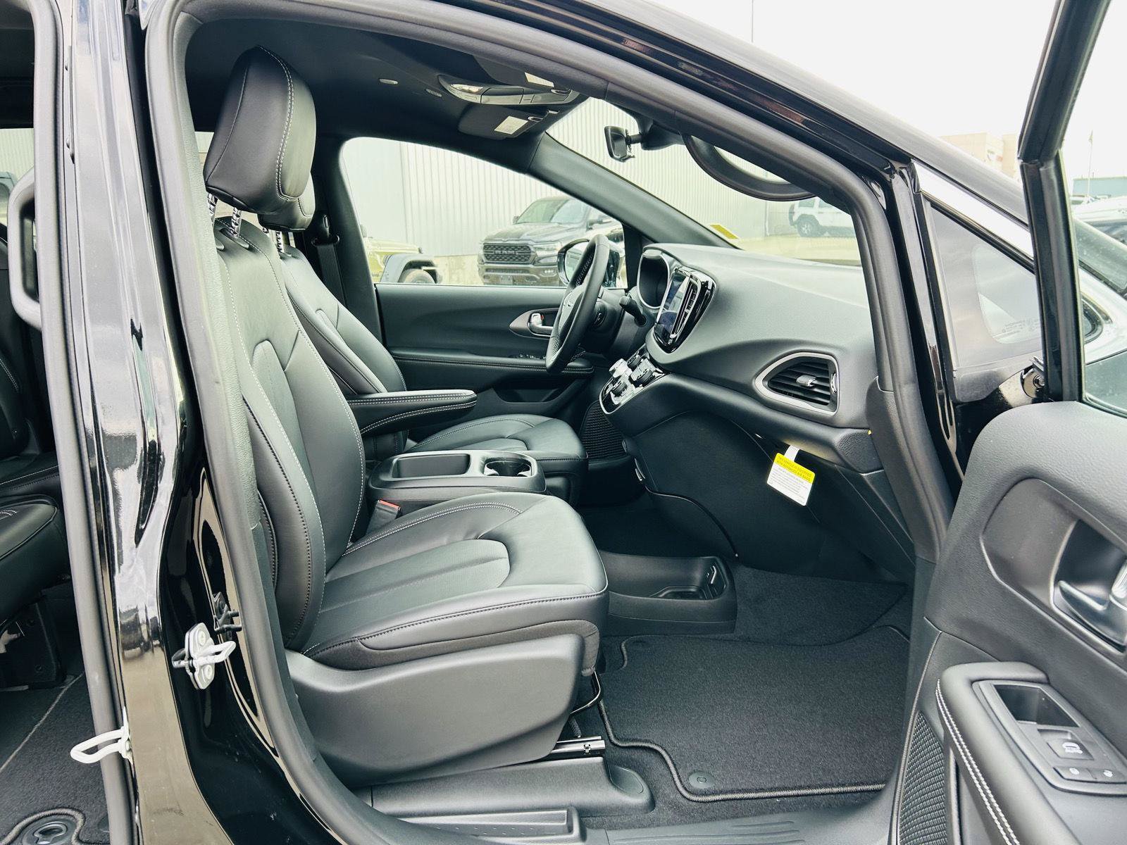 New 2026 Chrysler Voyager LX FWD image 33