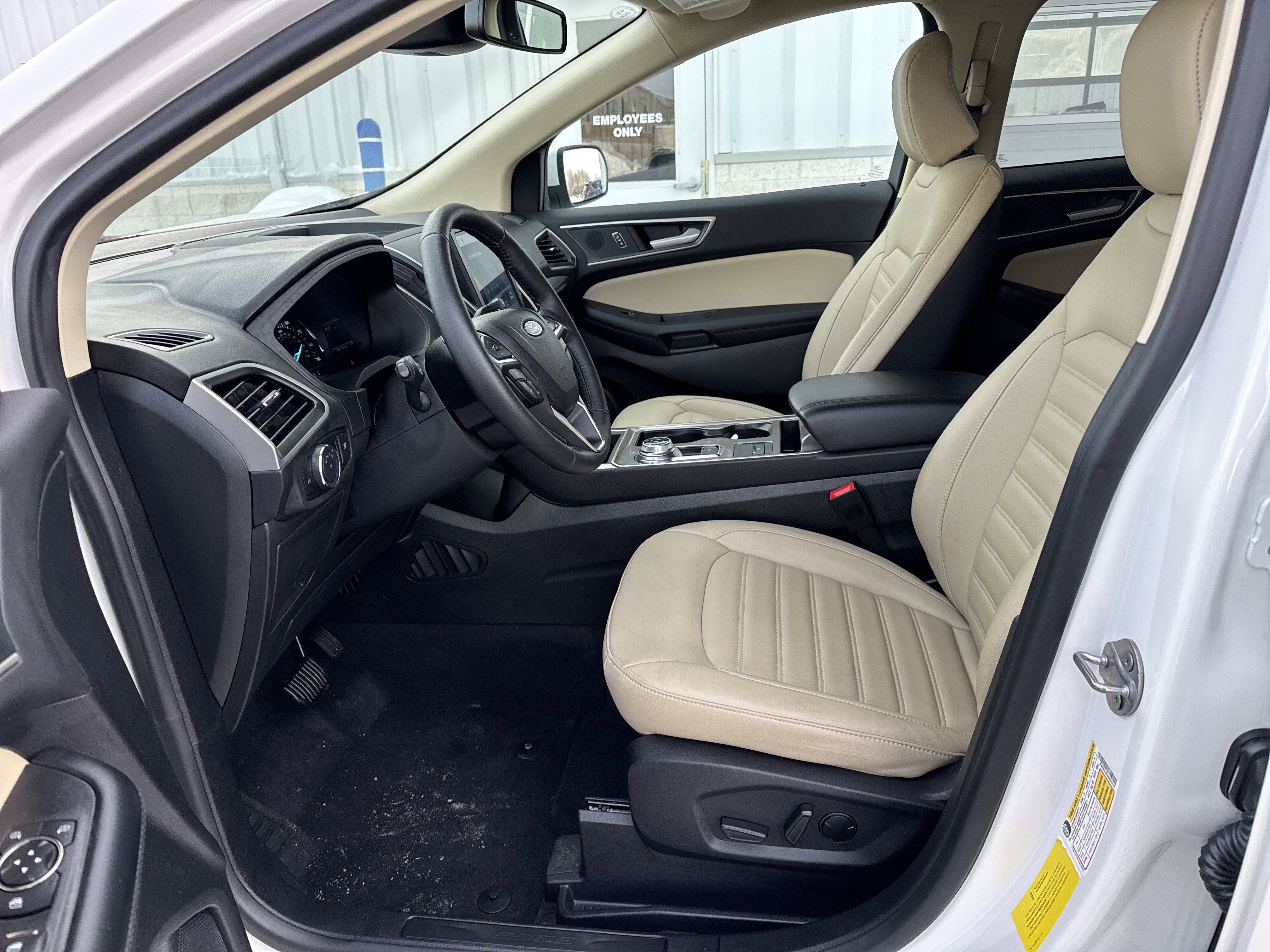 Used 2024 Ford Edge SEL image 18