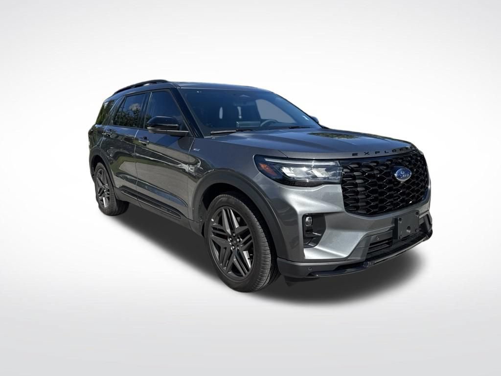 Used 2026 Ford Explorer ST-Line w/ ST-Line Street Pack RWD image 2