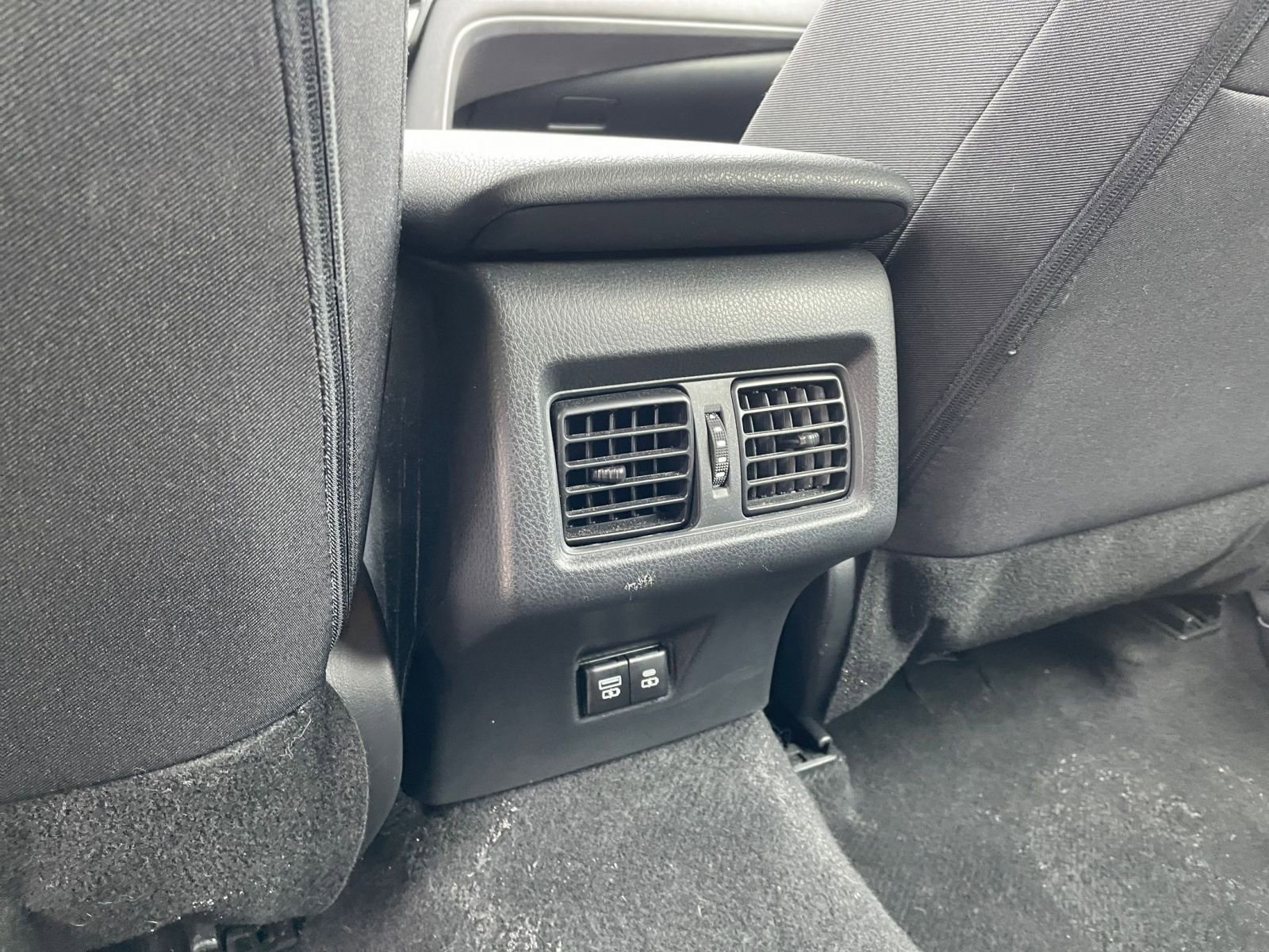 Used 2025 Toyota Camry LE image 24