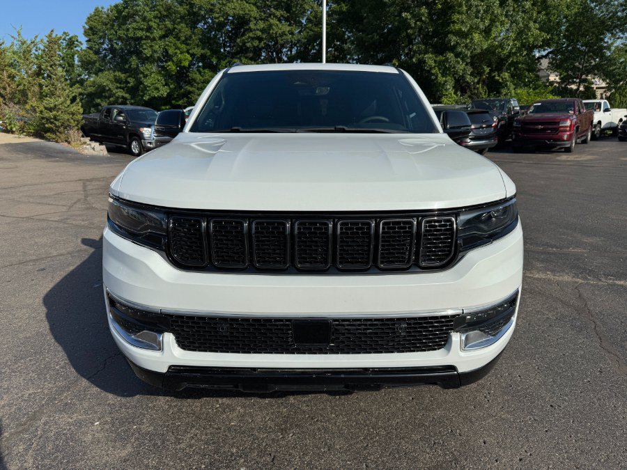 Used 2023 Jeep Wagoneer Series II AWD/4WD image 8