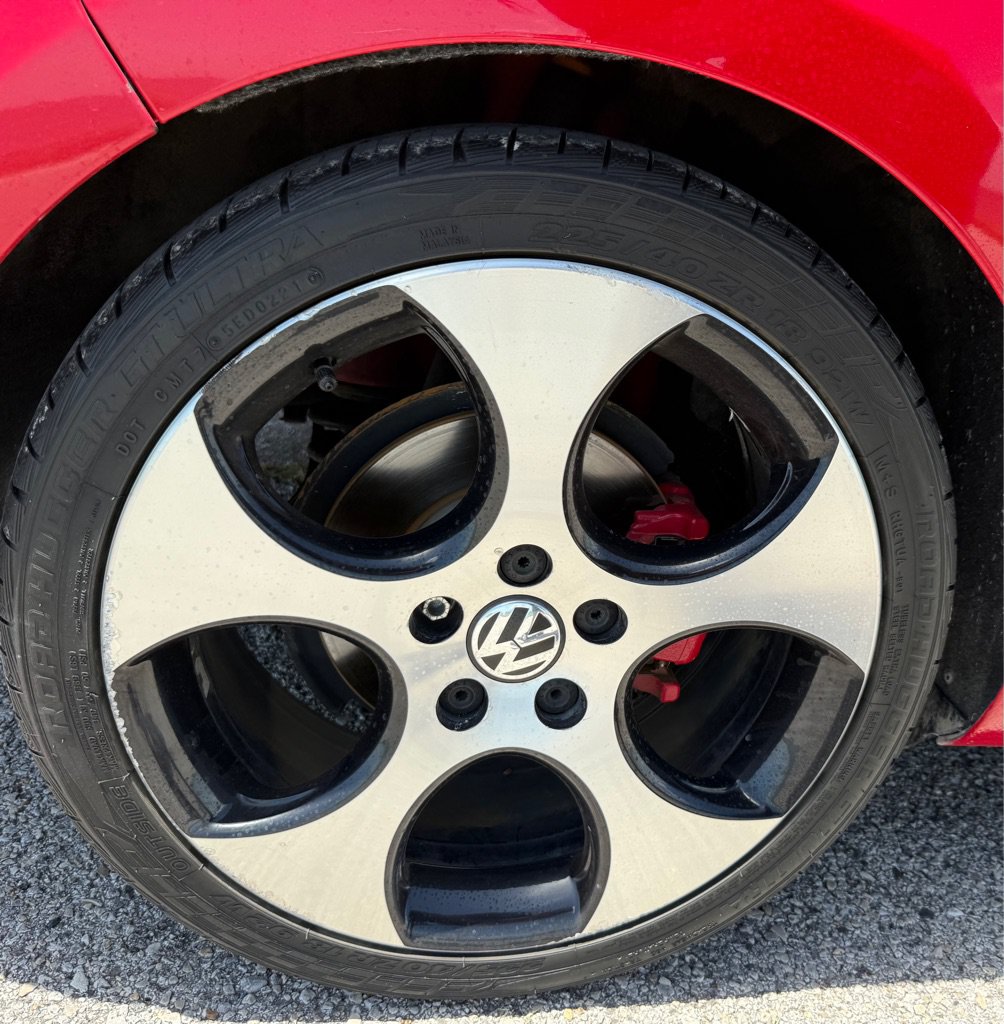 Used 2011 Volkswagen Golf 2-Door FWD image 22