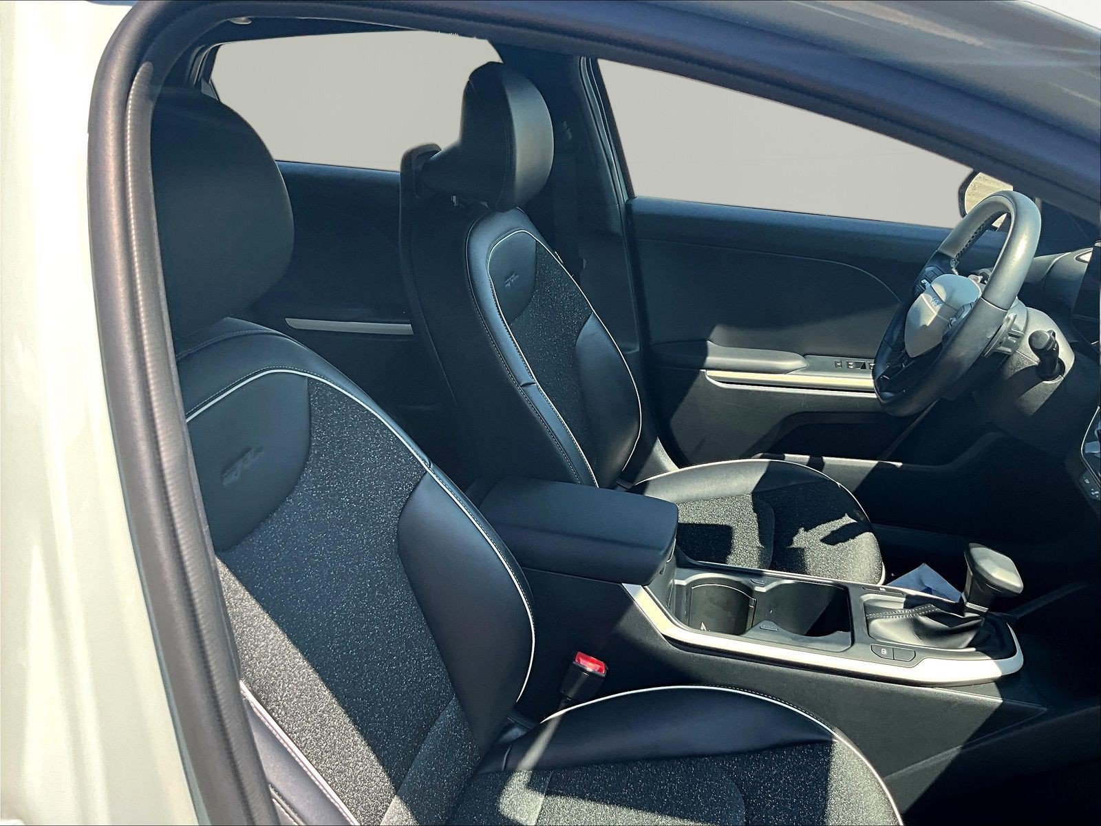 Used 2025 Kia K4 GT-Line w/ GT-Line Sunroof Package FWD image 29