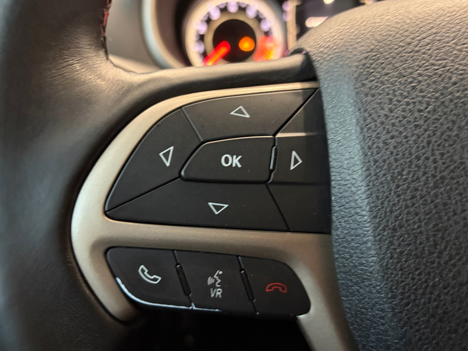 Used 2015 Jeep Cherokee Latitude FWD image 20