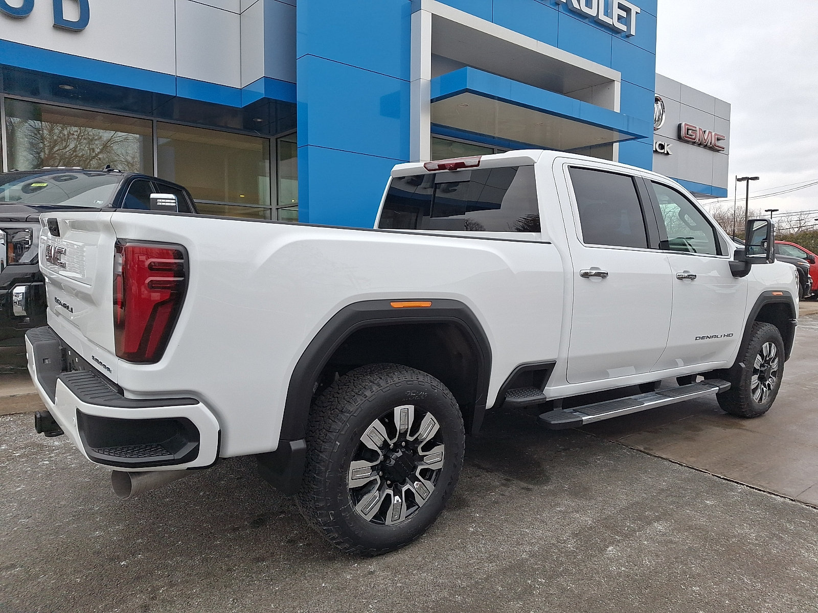 New 2026 GMC Sierra 2500 Denali w/ Denali Reserve Package AWD/4WD image 6