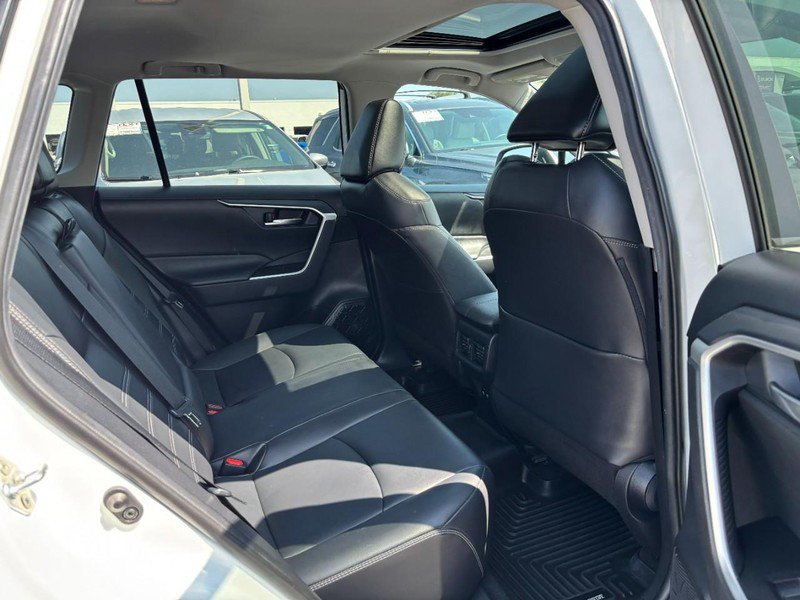 Used 2020 Toyota RAV4 XLE Premium FWD image 13