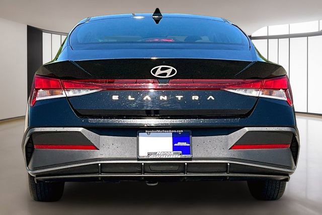 Used 2024 Hyundai Elantra SE FWD image 5