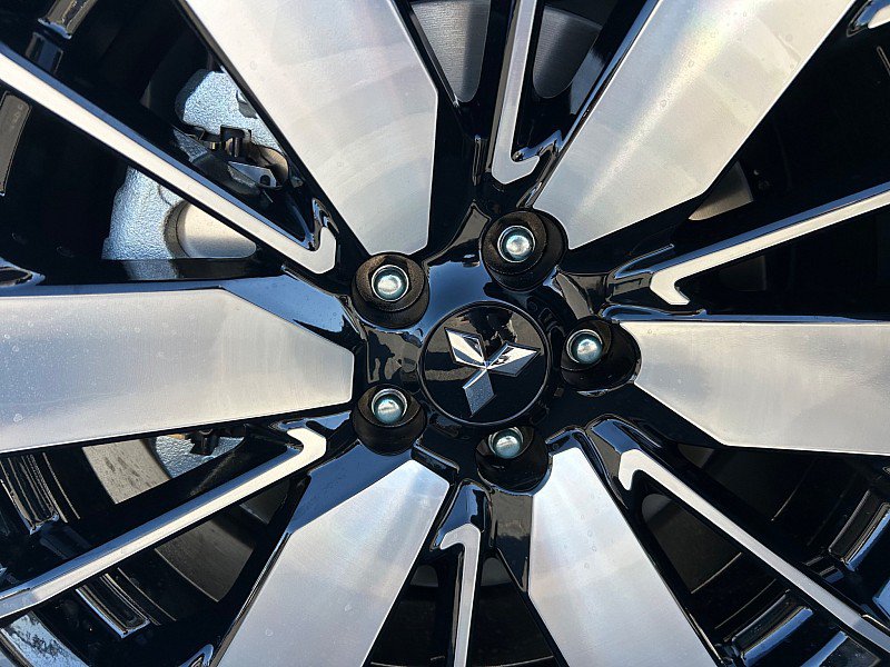New 2026 Mitsubishi Outlander SE FWD image 16