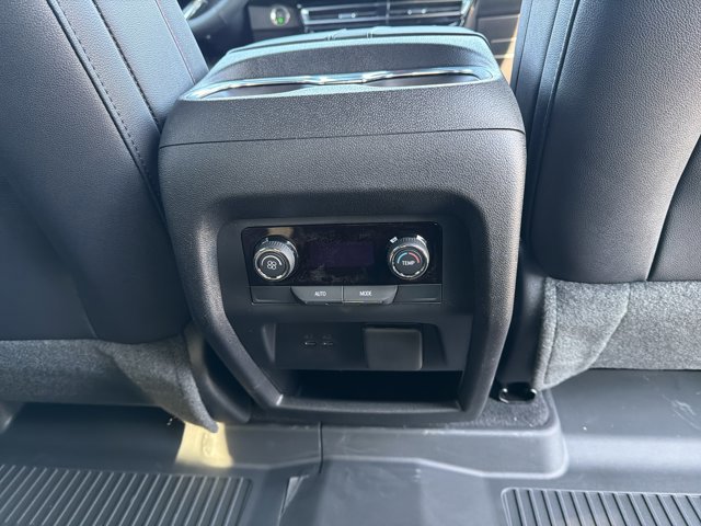 New 2026 Chevrolet Traverse Z71 image 32