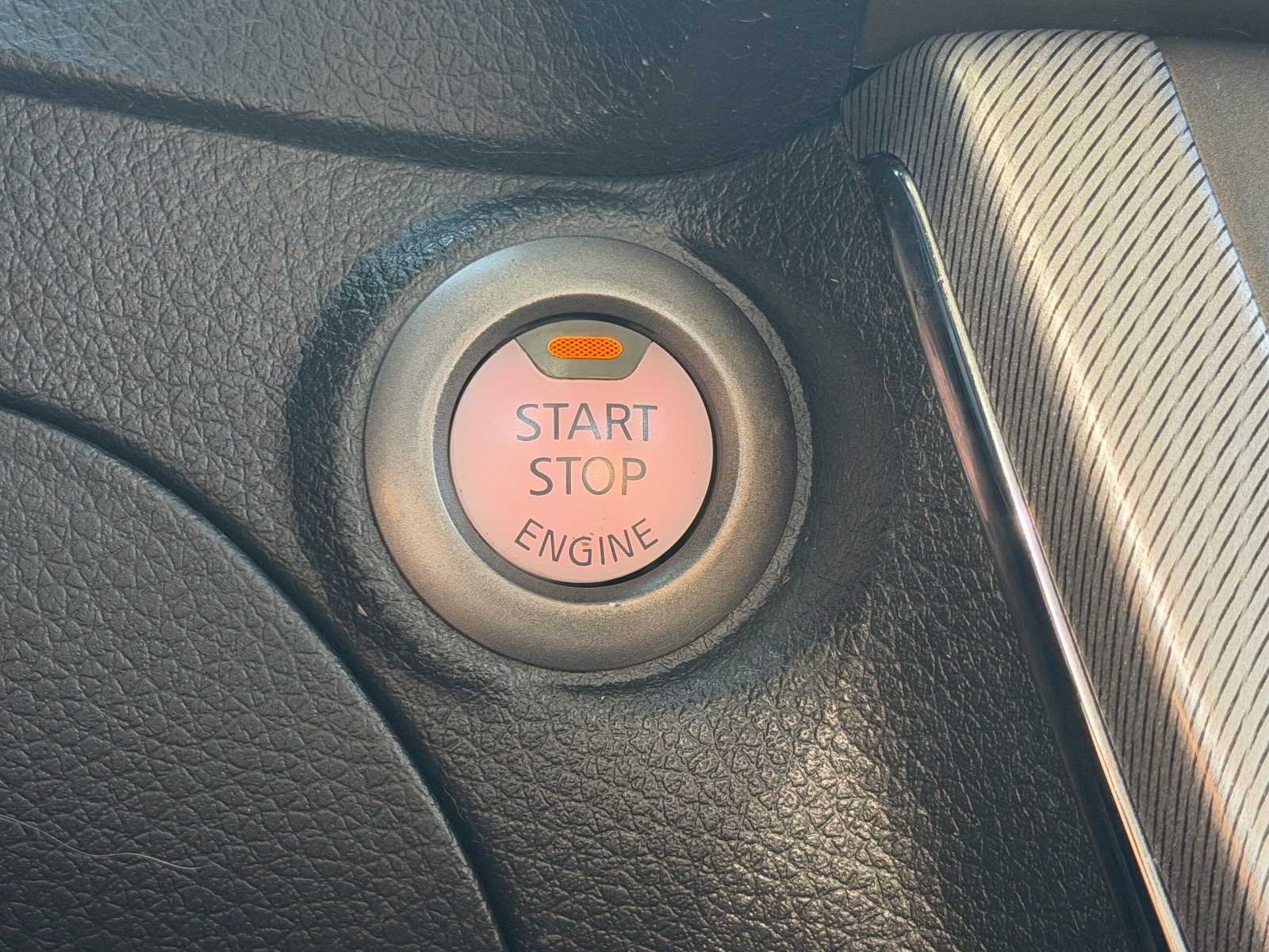 Used 2014 Nissan Sentra SR w/ SR Driver Package FWD image 28