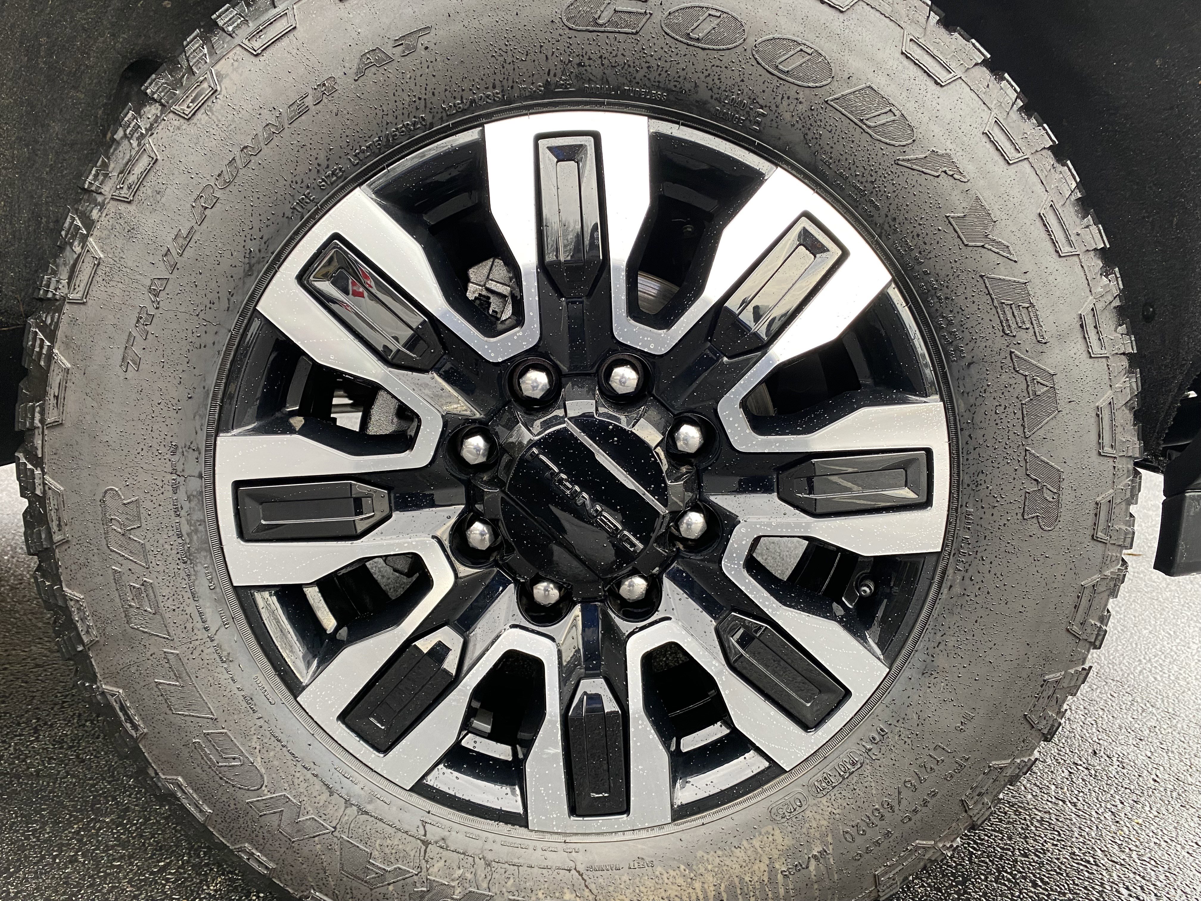 Used 2025 GMC Sierra 2500 Denali Ultimate w/ Snow Plow Prep/Camper Package image 14