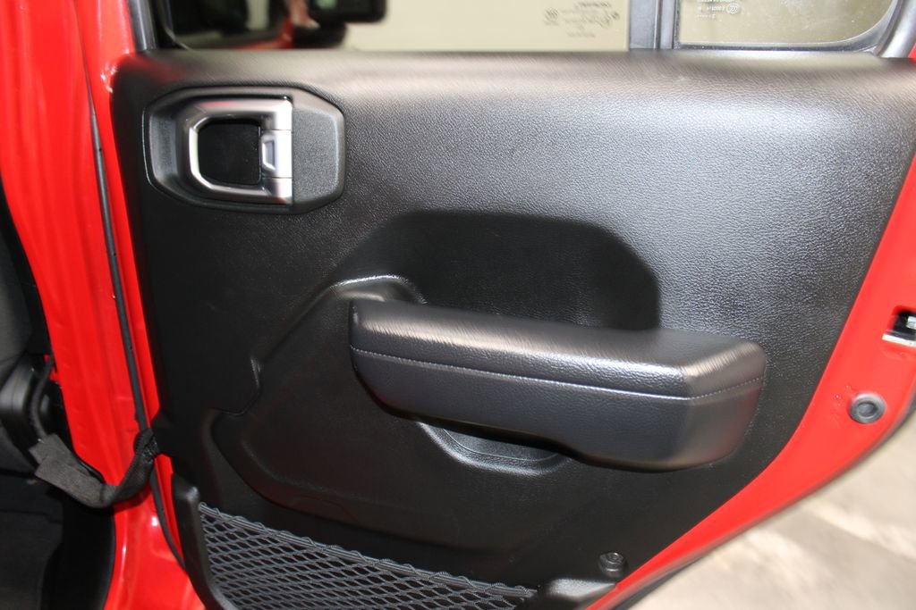 Used 2024 Jeep Wrangler Unlimited Rubicon 4xe image 32