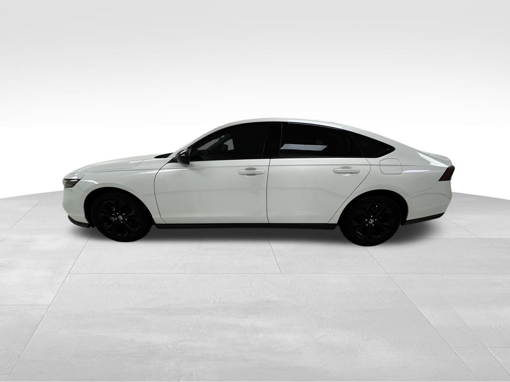 Used 2025 Honda Accord SE image 4