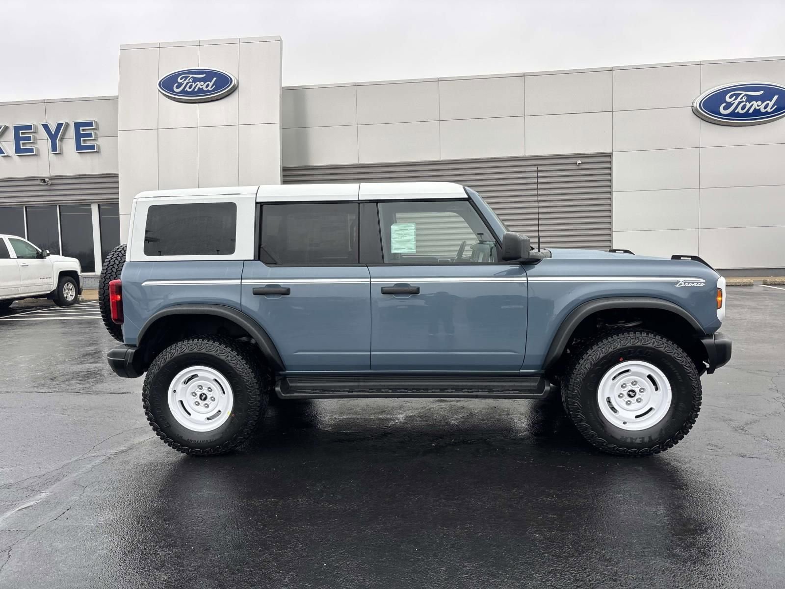 New 2025 Ford Bronco Heritage Edition image 8