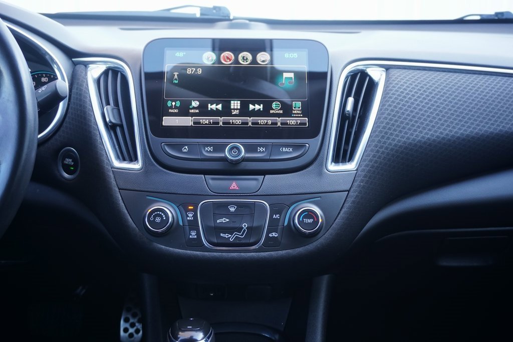 Used 2016 Chevrolet Malibu LT image 16