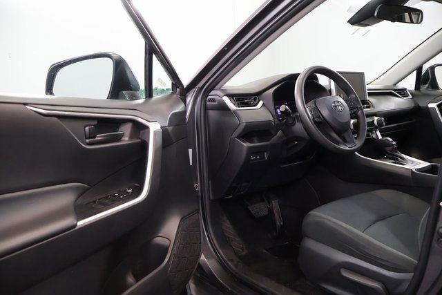 Used 2024 Toyota RAV4 LE image 9