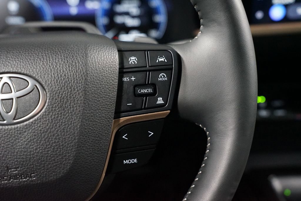 Used 2025 Toyota Crown Signia w/ Advanced Technology Package image 13