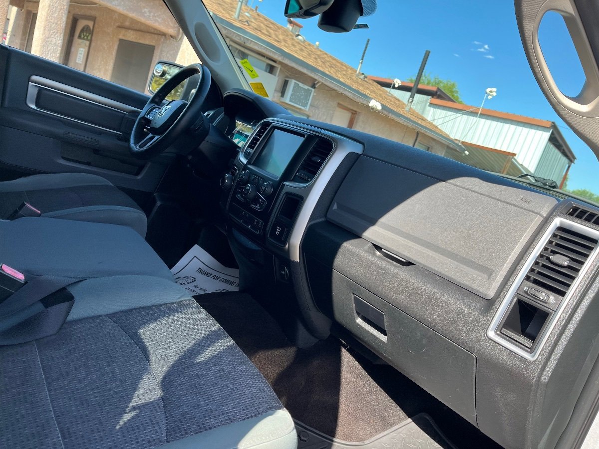 Used 2015 RAM 1500 Big Horn RWD image 34