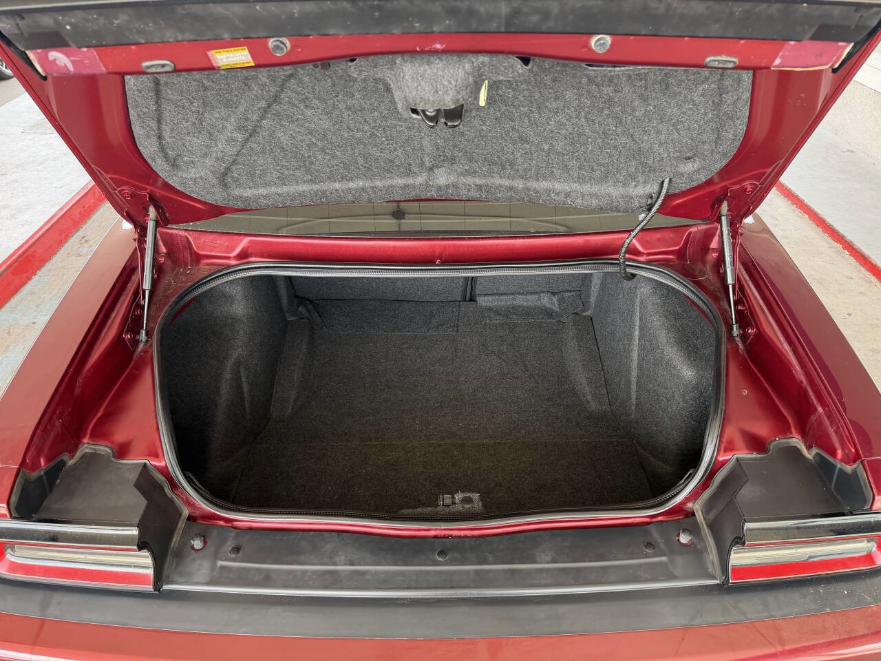 Used 2018 Dodge Challenger SXT image 16