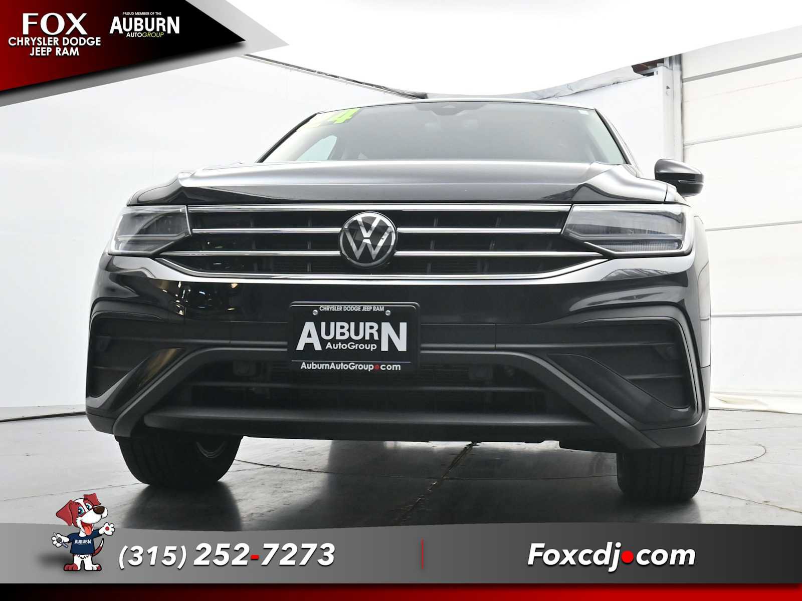 Used 2024 Volkswagen Tiguan SE w/ Panoramic Sunroof Package AWD/4WD image 20