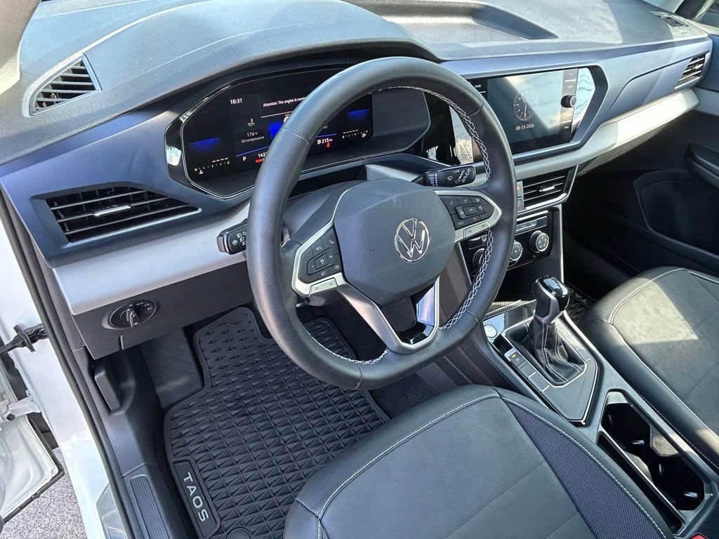 Certified 2023 Volkswagen Taos SE FWD image 17