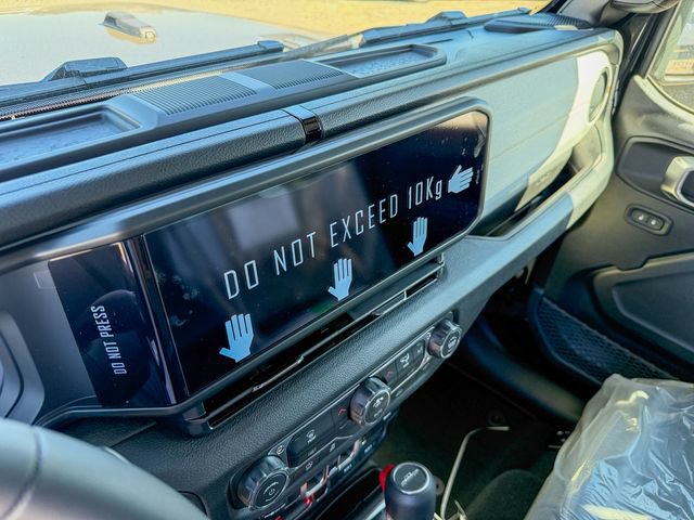 New 2026 Jeep Gladiator Sport AWD/4WD image 21