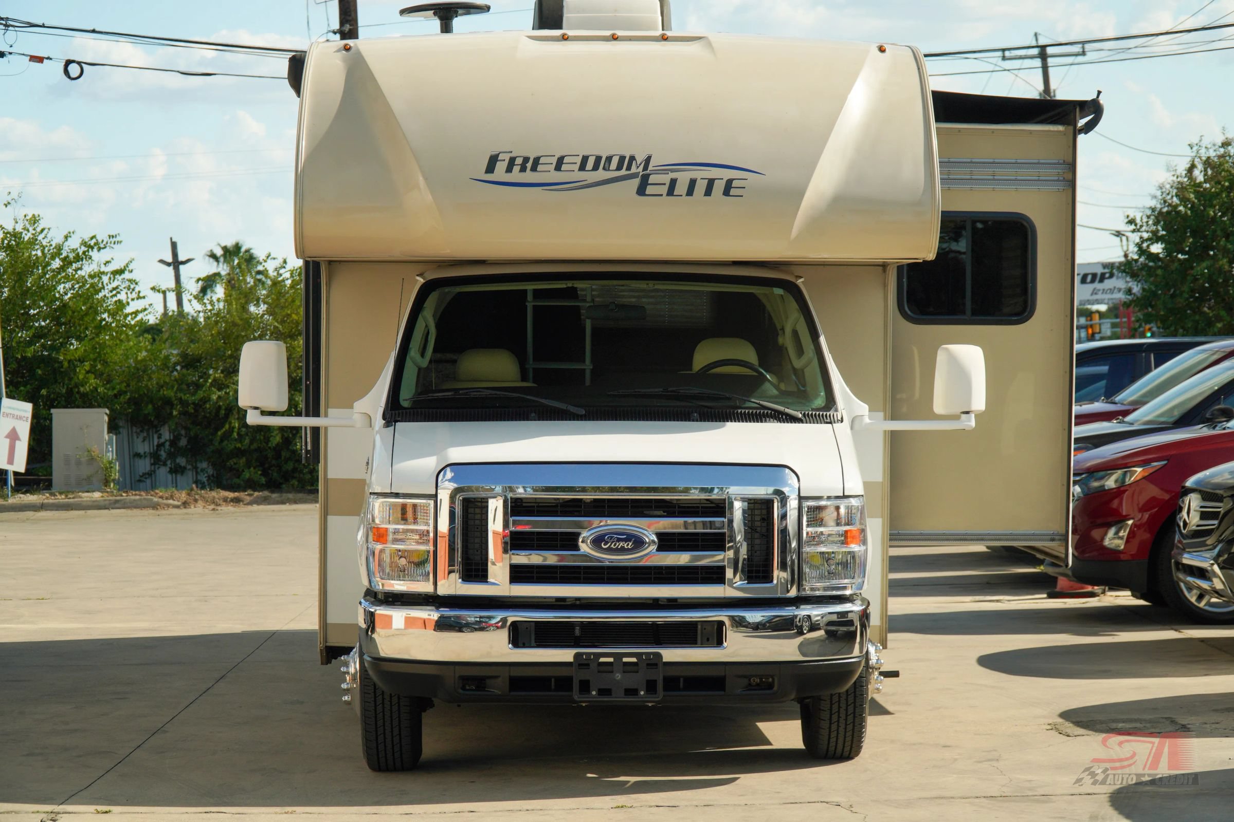 Used 2017 Ford E-350 and Econoline 350 Super Duty w/ Motorhome Prep Package RWD image 2
