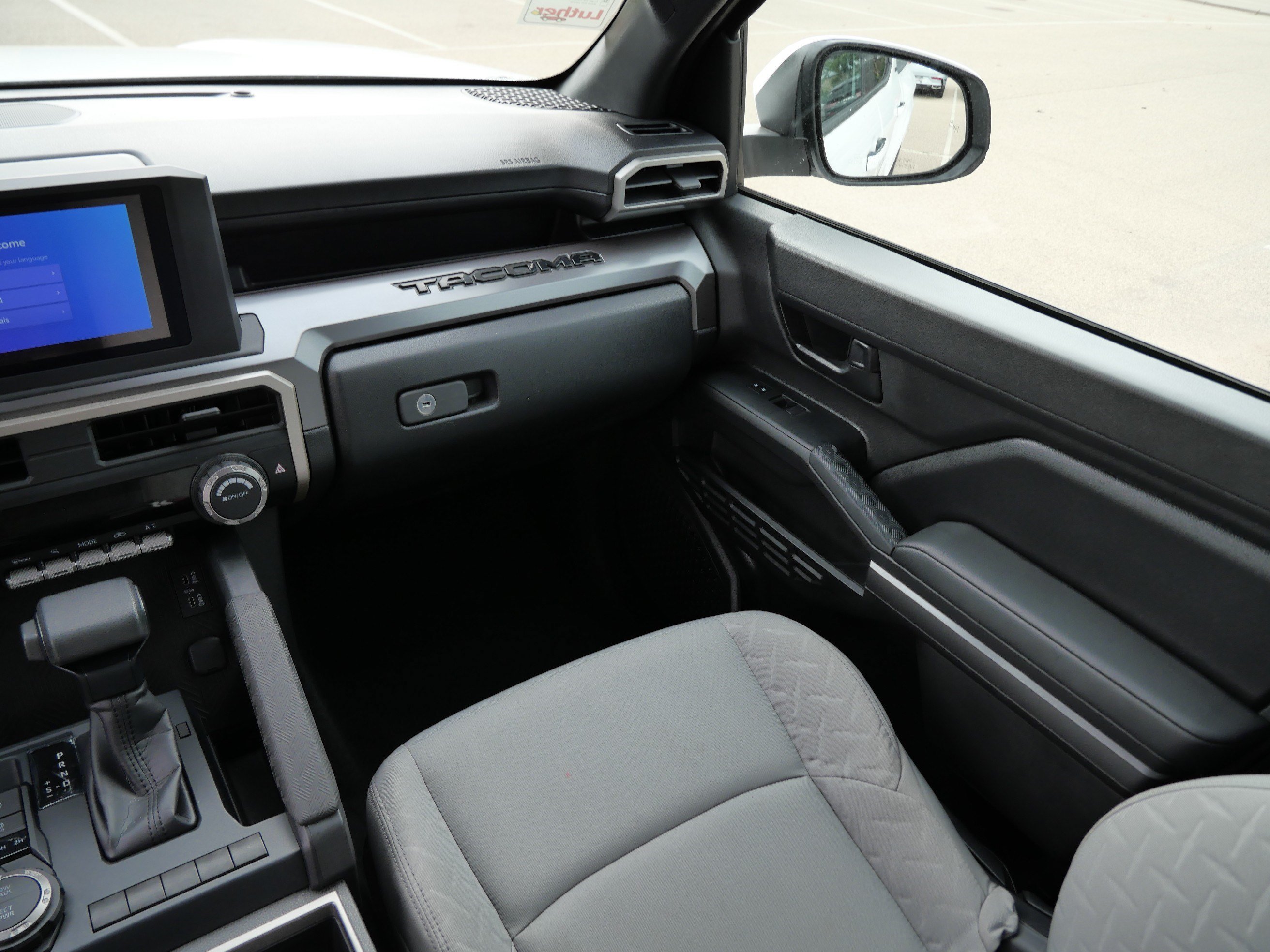 Certified 2024 Toyota Tacoma SR5 AWD/4WD image 12