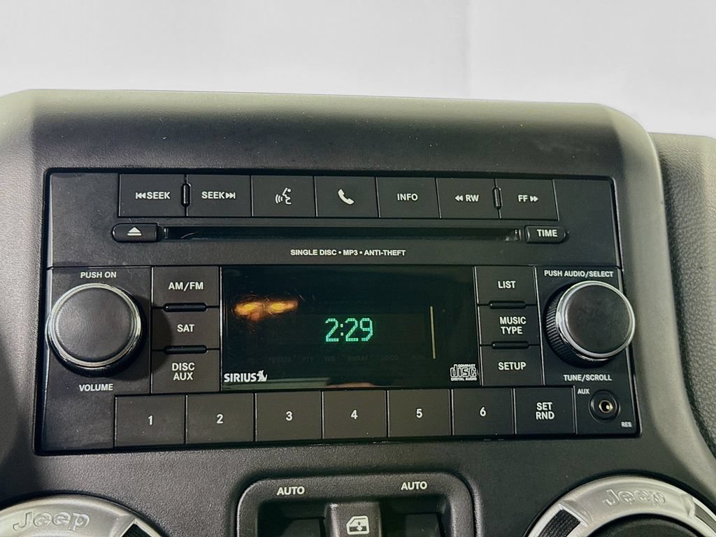 Used 2012 Jeep Wrangler Sahara w/ Connectivity Group AWD/4WD image 4
