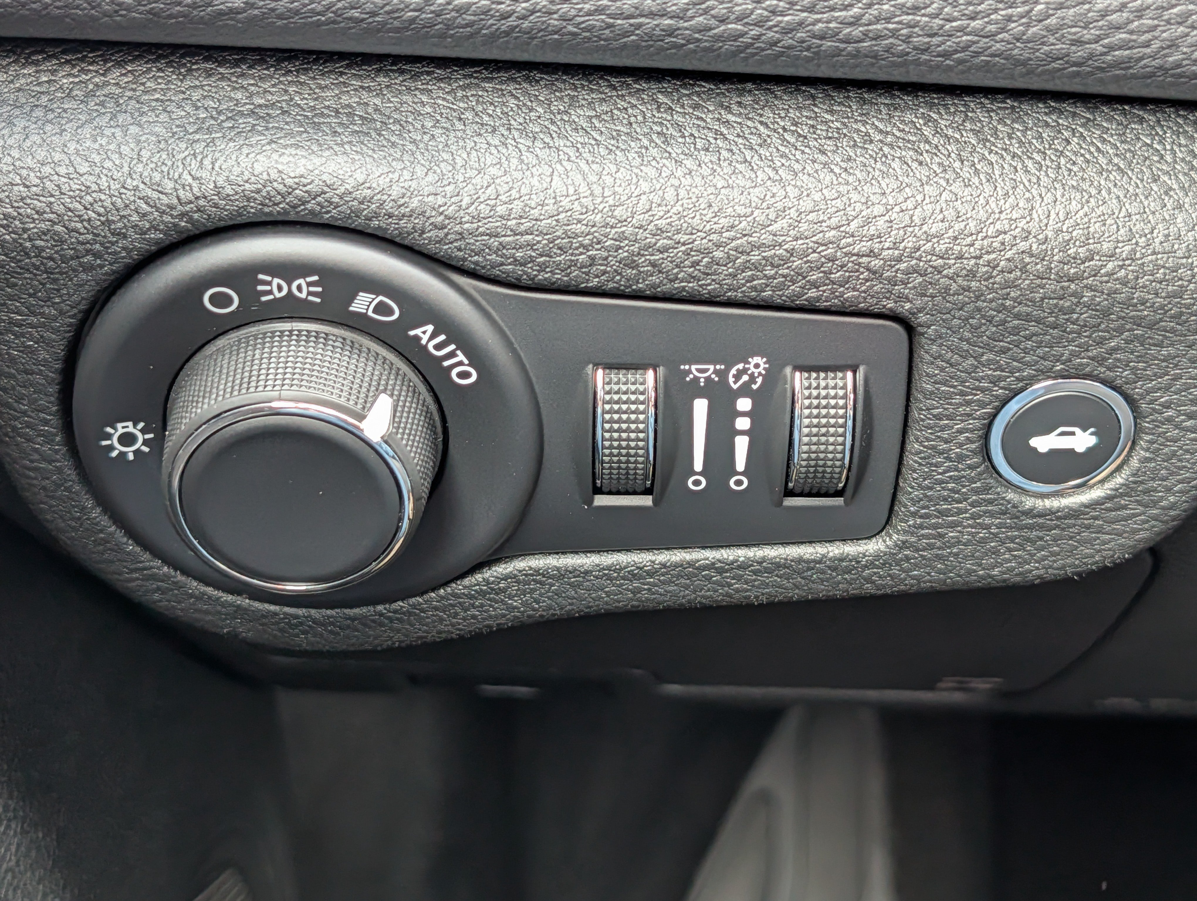 Used 2017 Chrysler 200 LX FWD image 26