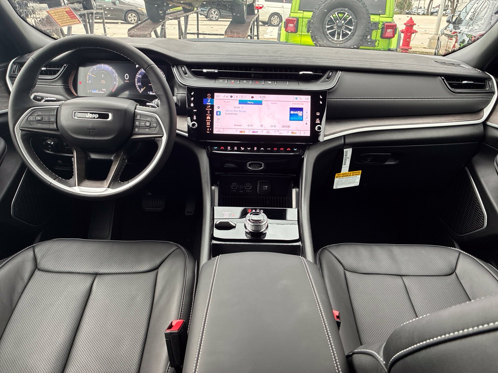 New 2027 Jeep Grand Cherokee Limited AWD/4WD image 13