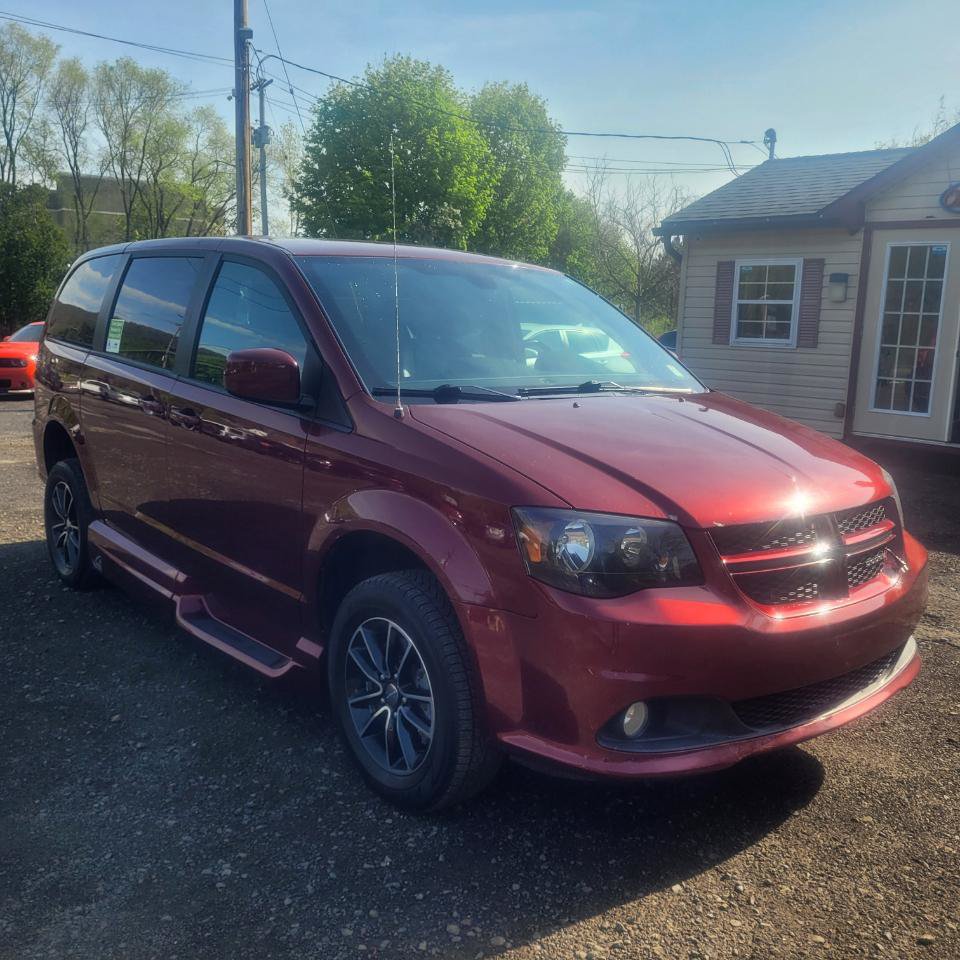 Used 2019 Dodge Grand Caravan GT FWD image 2