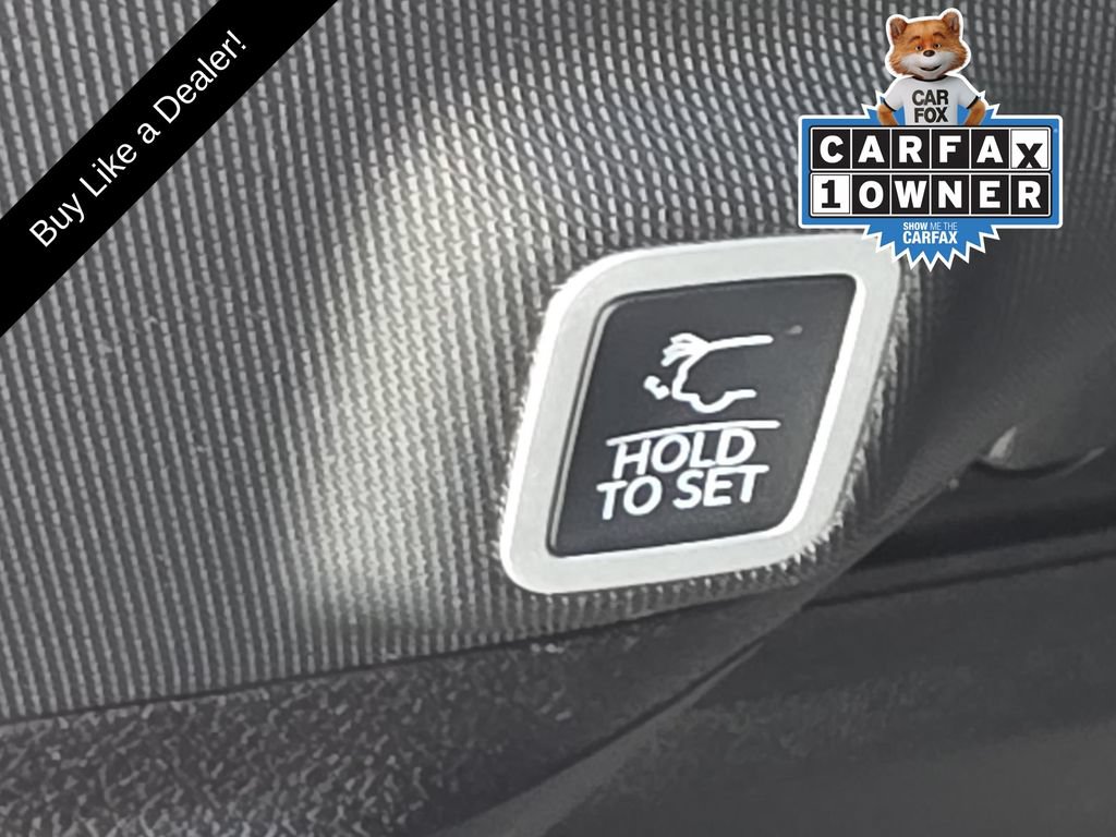 Used 2025 Jeep Grand Cherokee Laredo w/ Luxury Tech Group I AWD/4WD image 13