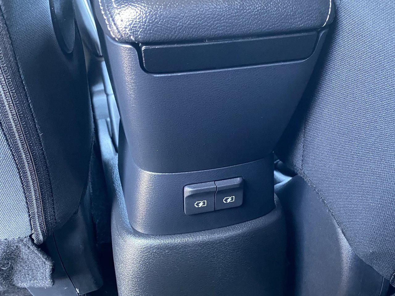 Certified 2025 Nissan Kicks Play S FWD image 15