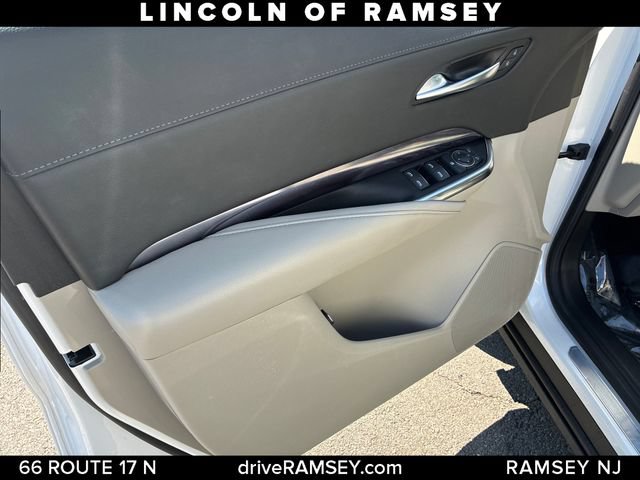 Used 2022 Cadillac XT4 Luxury w/ Cold Weather Package AWD/4WD image 12