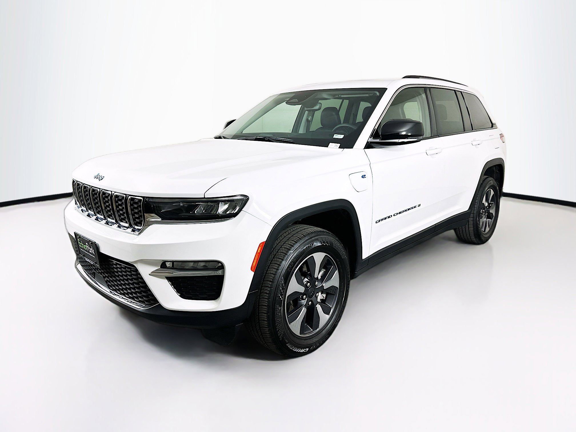 Used 2023 Jeep Grand Cherokee 4WD 4xe image 3