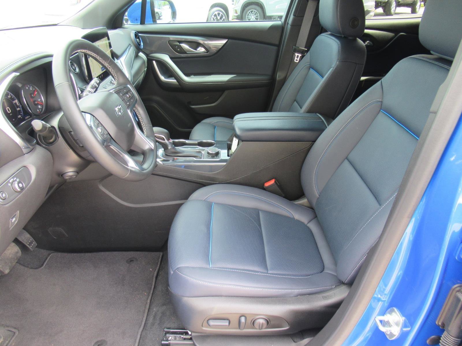 Used 2024 Chevrolet Blazer RS w/ Driver Confidence II Package image 17